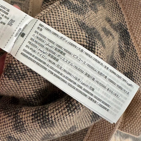 NWT! Abercrombie & Fitch Leopard LuxeLoft Short-Sleeve Cardigan - Color: LEOPARD - Picture 5 of 8